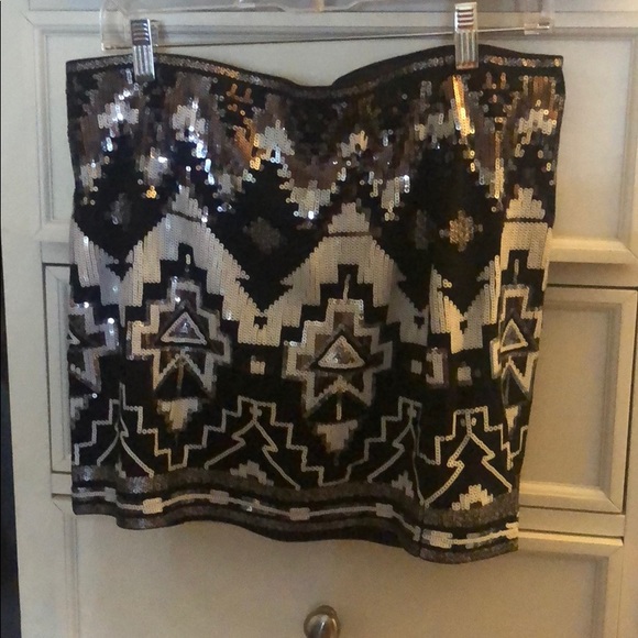 Express Skirt - Picture 1 of 3